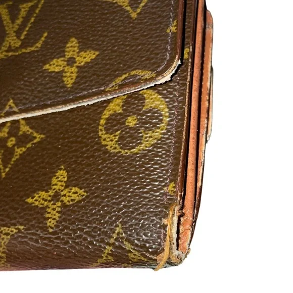 Louis Vuitton Elise Compact Wallet - Authentic - Picture 4 of 9
